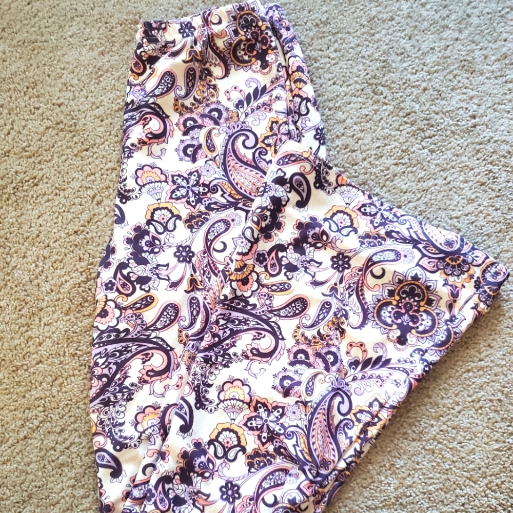 Patterned flare pants